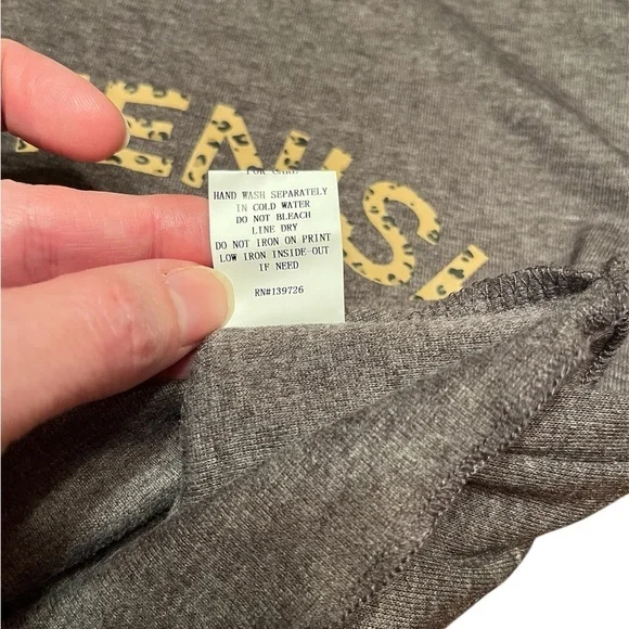 Kittenish Babe Gray Crop Top with Leopard Print Graphic Size S - Picture 11 of 11